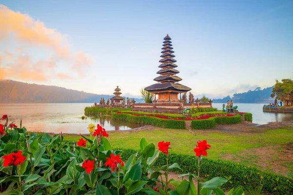 Templo Pura Ulun Danu Bratan Isla Bali Hermoso Templo Balinés — Foto de Stock