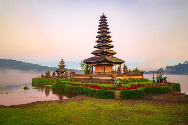 Templo Pura Ulun Danu Bratan Isla Bali Hermoso Templo Balinés — Foto de Stock