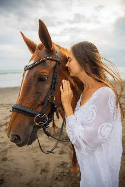 Portrait Beautiful Woman Brown Horse Closed Eyes Caucasian Woman Hugging — Stock Photo, Image