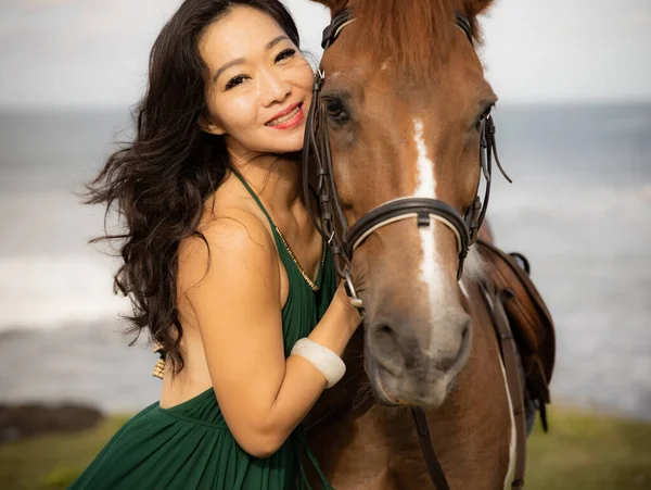 Portrait Happy Smiling Woman Brown Horse Asian Woman Hugging Horse — Stock Photo, Image