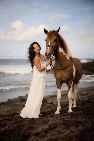 Woman Leading Horse Its Reins Horse Riding Beach Love Animals — Stock Photo, Image