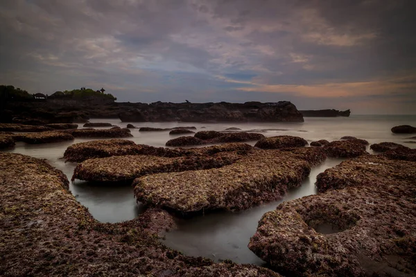 Scenic Seascape Background Beach Rocks Stones Low Tide Blurred Foggy — Stock Photo, Image