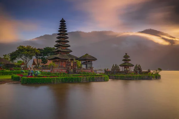 Templo Pura Ulun Danu Bratan Isla Bali Hermoso Templo Balinés — Foto de Stock