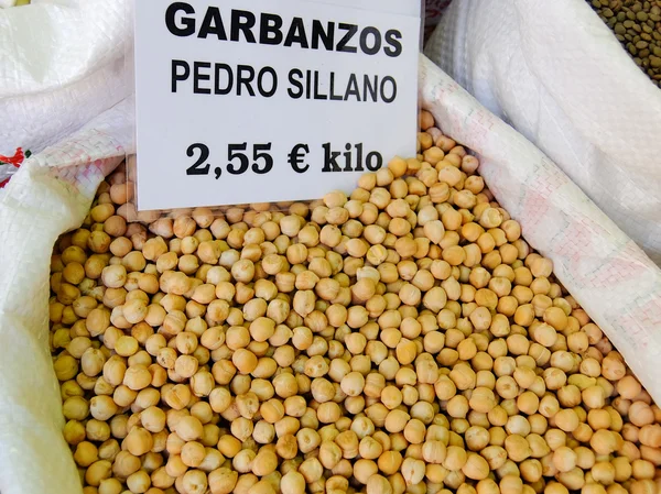 Garbanzos en venta —  Fotos de Stock