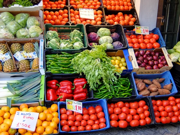 Büyük meyve deposu