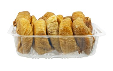 Kurutulmuş incirler beyaz arkaplanda izole edildi