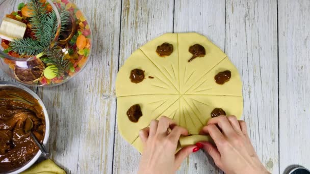 Preparare i biscotti di pasta sfoglia. — Video Stock