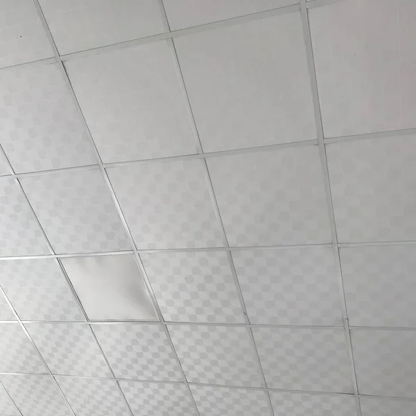 Suspendu Faux Plafond Intérieur Design Pour Grand Espace Ouvert Immeuble — Photo