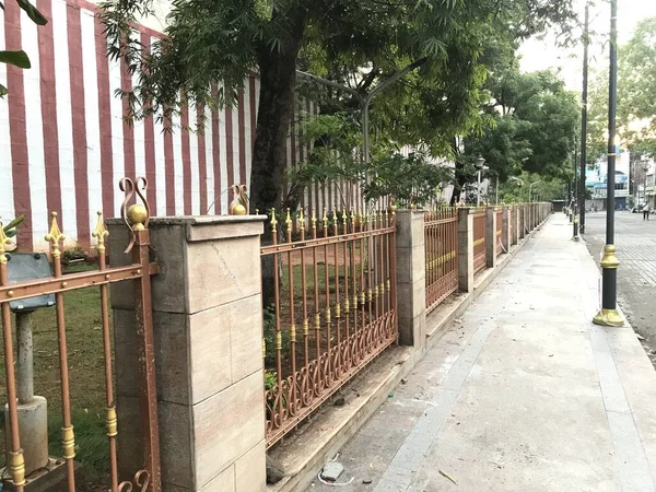 Templo Compuesto Pared Con Pilares Ladrillo Varillas Rectas Medio Estilo — Foto de Stock