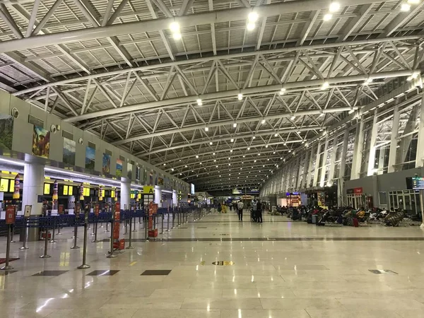 Uluslararası Havaalanları Için Sandviç Panelli Yapısal Çelik Kiriş Çatı Paneli — Stok fotoğraf