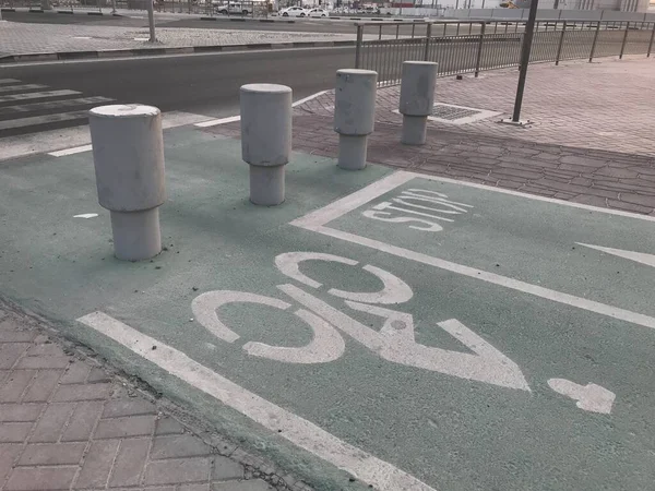 Parkın altyapısı içinde bisiklet yolu ya da bisiklet yolu