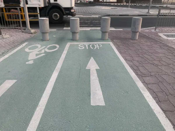 Parkın altyapısı içinde bisiklet yolu ya da bisiklet yolu