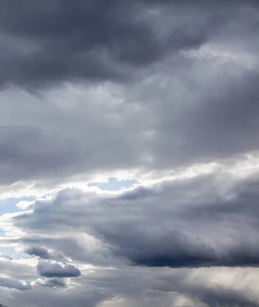 Cielo Dramático Con Nubes Grises Sobre Ciudad Antes Tormenta Clima — Foto de Stock