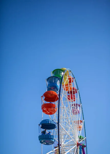 Large Ferris Wheel Blue Sky Booths People Place Text Concept — Stock Photo, Image
