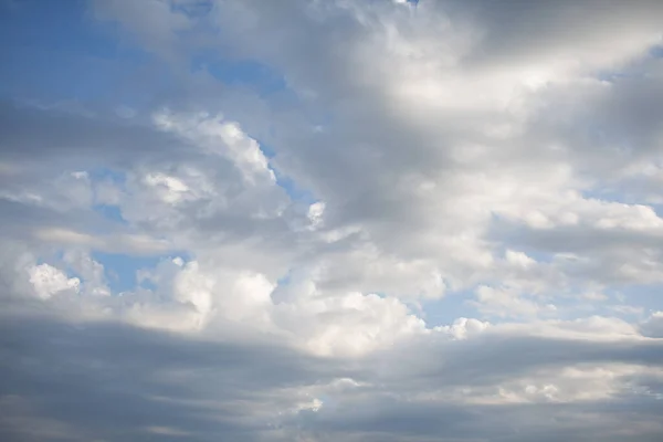 Grandes Nubes Blancas Primer Plano Cielo Azul Hay Lugar Para — Foto de Stock