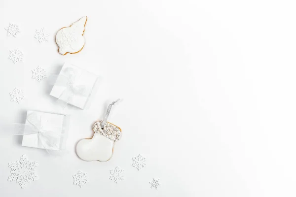 Composición Navideña Arreglo Decoraciones Blancas Navidad Copos Nieve Regalos Bricolaje — Foto de Stock