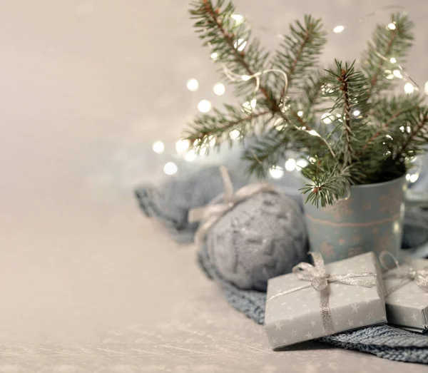 Composição Natal Inverno Acolhedor Com Ramos Abeto Caneca Luzes Natal — Fotografia de Stock
