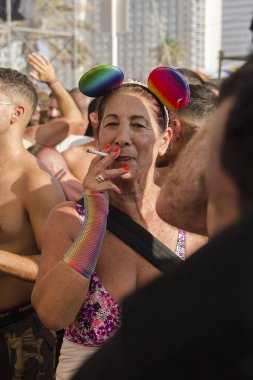 25.06.2021. İsrail. Tel Aviv 'de. Haziran 2021 'de Tel Aviv' deki dünyanın en büyük geçit töreni. Akdeniz kıyılarında 