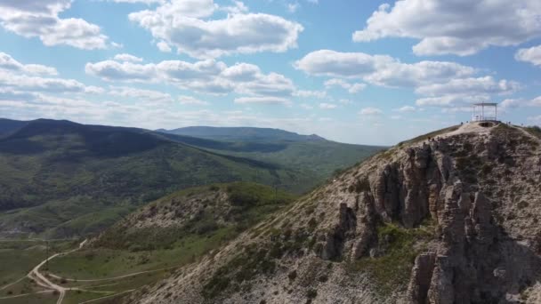 Video krásné horské scenérie z výšky letu dron — Stock video