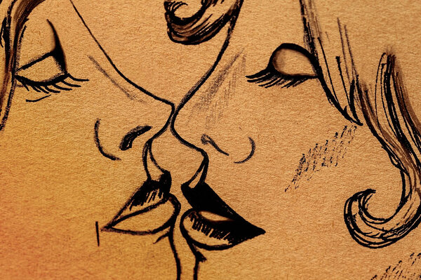 Девушки в любви нарисованы на старых желтых бумажках. Вид поцелуев лесбийской пары, счастье в однополых браках, права ЛГБТ. Лесбийская пара