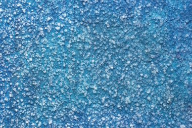 Soyut donmuş buz arkaplanı. Donmuş yağmur damlaları, dondurucu yağmurlar. Kış soyut beyaz ve mavi arkaplan..