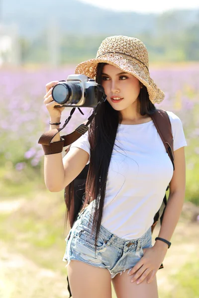 Portrait Cute Asian Photographer Girl Cover Her Face Camera Attractive — Stock Photo, Image