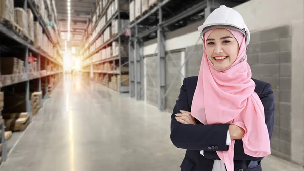 Ásia Muçulmano Trabalhador Mulher Retrato Terno Com Confiante Olhando Para — Fotografia de Stock