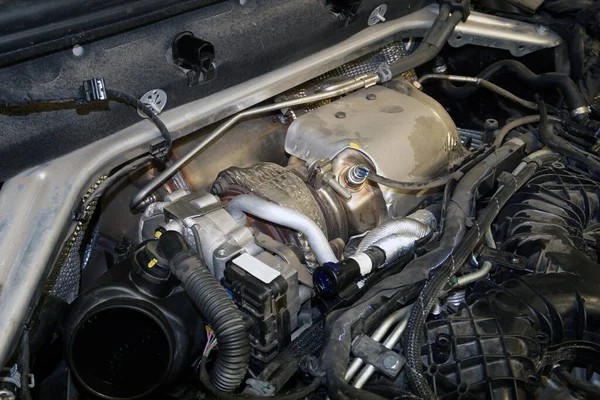 Turbocompressore Installato Sul Motore Una Moderna Auto Potente — Foto Stock