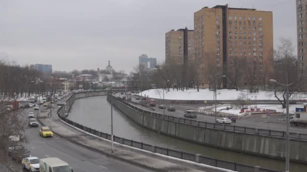 2021年1月26日 莫斯科一个普通的阴天 Yauza河堤岸 Poluyaroslavskaya和Nikoloyamskaya堤岸 — 图库视频影像
