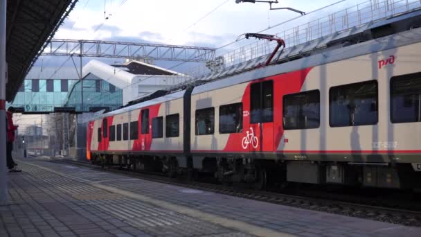 Moskva Rusko Dubna 2021 Moderní Vysokorychlostní Pohodlný Městský Vlak Polykejte — Stock video