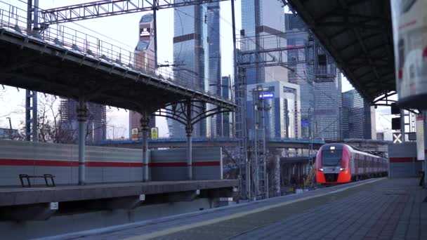 Московська Росія Квітень 2021 Сучасний Швидкісний Комфортабельний Міський Поїзд Свальлоу — стокове відео