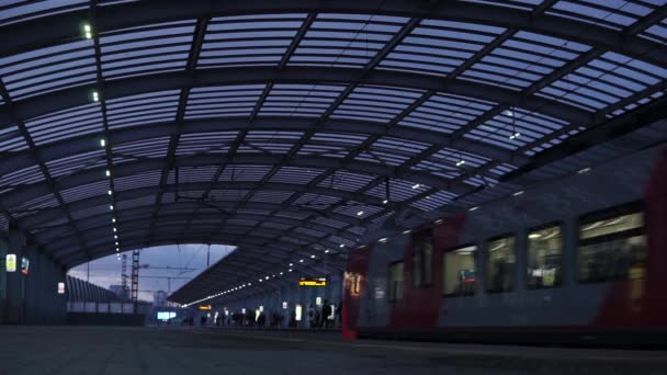 Moszkva Oroszország 2021 Április Modern Nagy Sebességű Kényelmes Városi Vonat — Stock videók