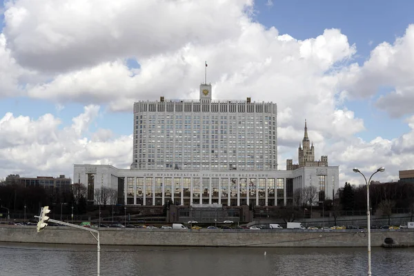 Москва Апреля 2021 Года Дом Правительства Краснопресненской Набережной — стоковое фото