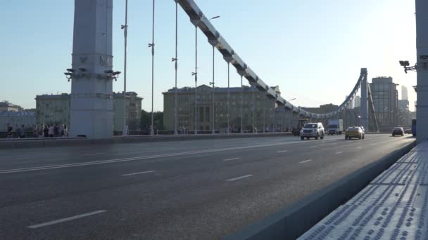 Moszkva Oroszország Június 2021 Krími Híd Moszkvában Autók Mozgása Autópályán — Stock videók