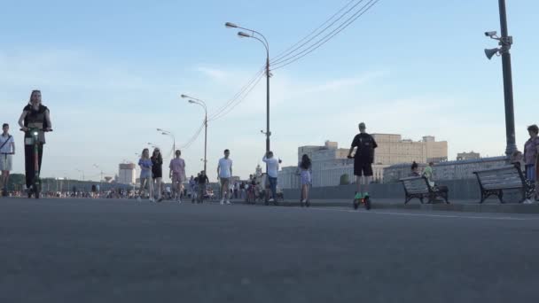 Moscow Russia June 2021 Pushkinskaya Embankment Moscow People Relax Walk — Stock Video