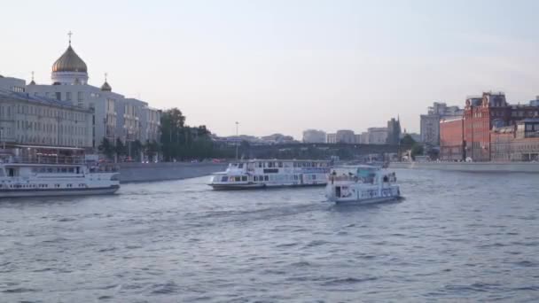 Moscú Rusia Julio 2021 Barcos Recreo Río Moscú Una Cálida — Vídeos de Stock