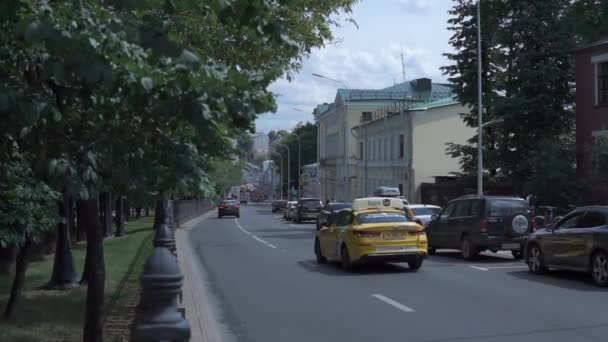 Moscú Rusia Julio 2021 Movimiento Coches Largo Petrovsky Boulevard Lugares — Vídeos de Stock