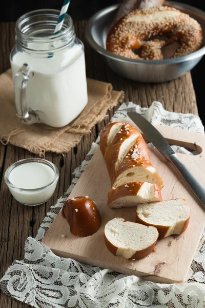 Pan con leche —  Fotos de Stock