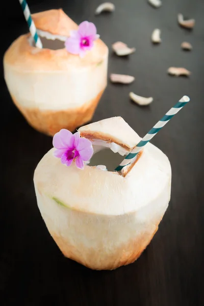 Jus de noix de coco frais — Photo