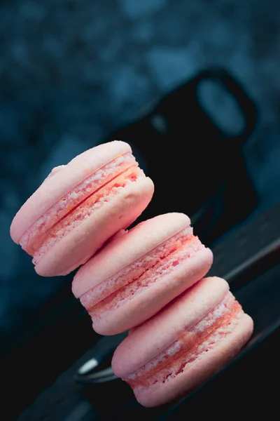 Roze zoete bitterkoekjes — Stockfoto