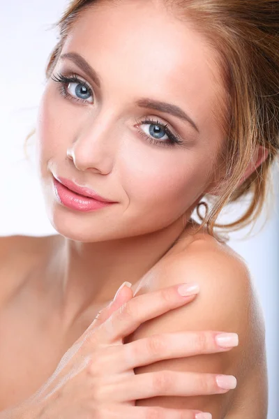 Retrato de mulher bonita no fundo branco — Fotografia de Stock