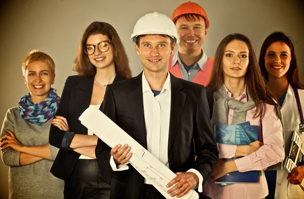 Portrait de personnes souriantes avec diverses professions — Photo