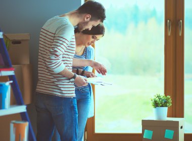 Boya renk örneğini yeni ev için seçim Couole