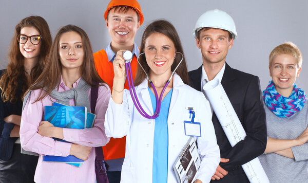 Группа людей разных профессий.
