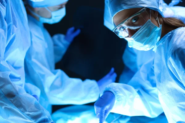 Team surgeon at work on operating in hospital — Stock Photo, Image