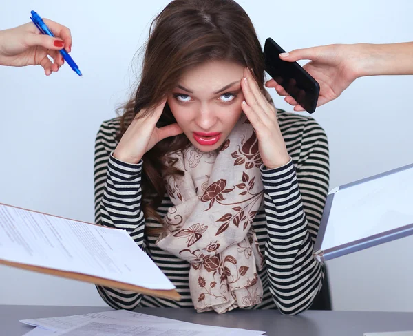 Portrait of tired young business woman with laptop computer — Stock Photo, Image