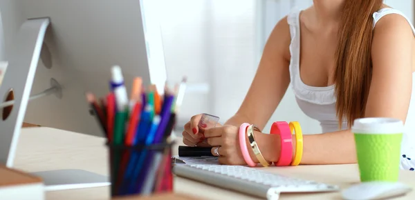 Módní návrháři pracující ve studiu — Stock fotografie