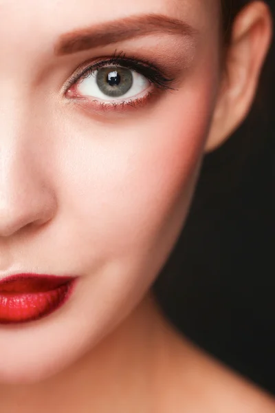 Close up portrait of beautiful young woman face — Stock Photo, Image