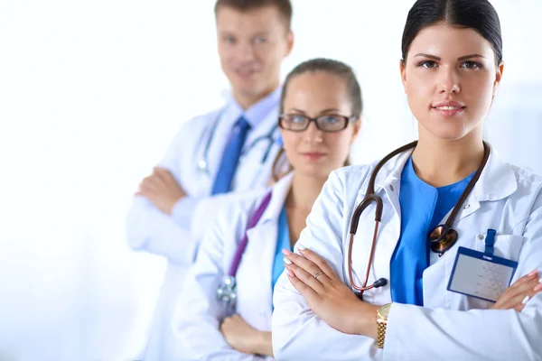 Cuidados de saúde e médicos - equipe jovem ou grupo de médicos — Fotografia de Stock