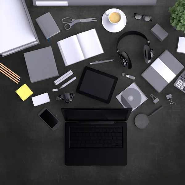 Laptop com variedade de objetos de escritório em branco . — Fotografia de Stock